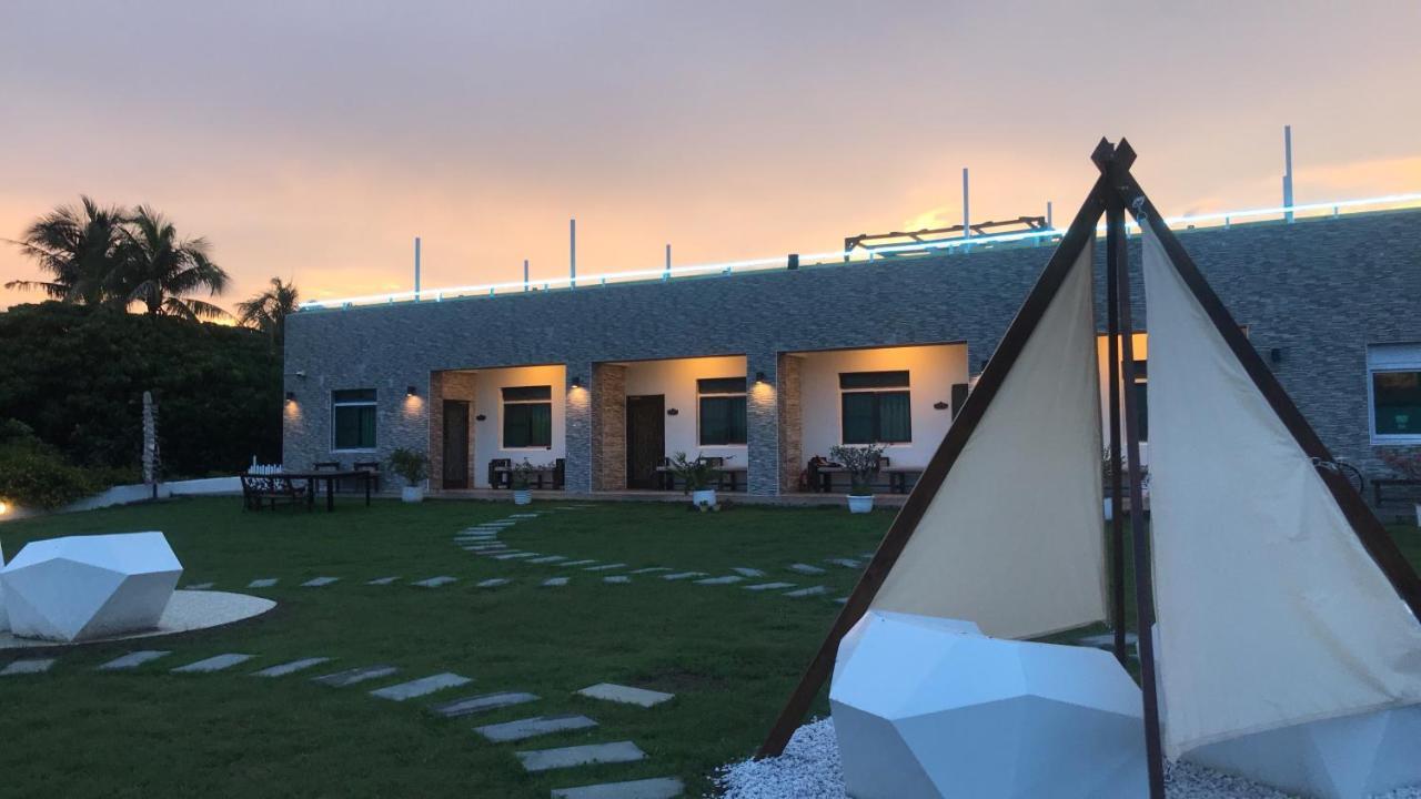 Small House - Cliff Hotel Hengchun Exterior photo